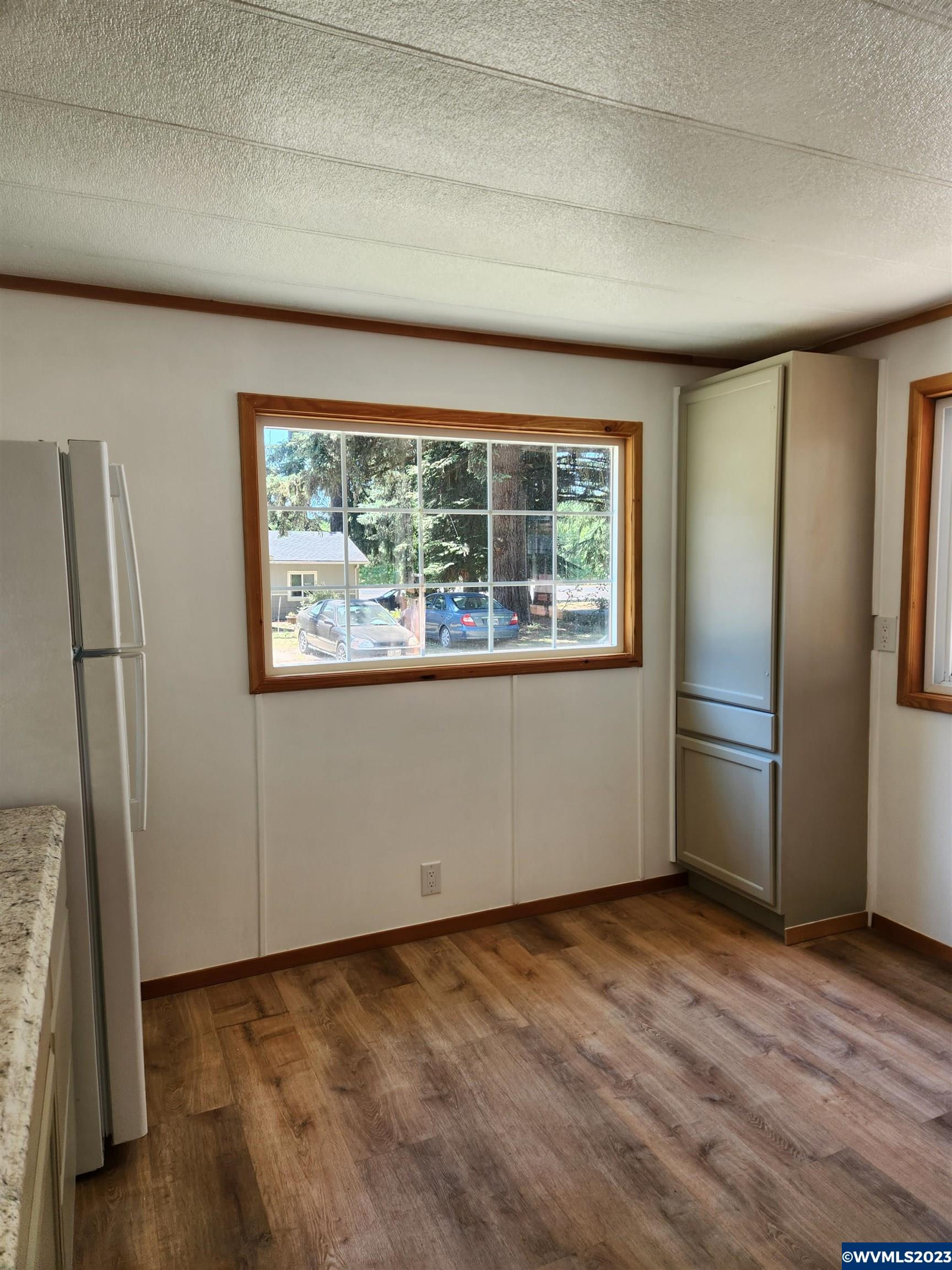 27171 Clear Lake Road, Unit 22 Eugene, OR 97402 - Photo 11 of 25