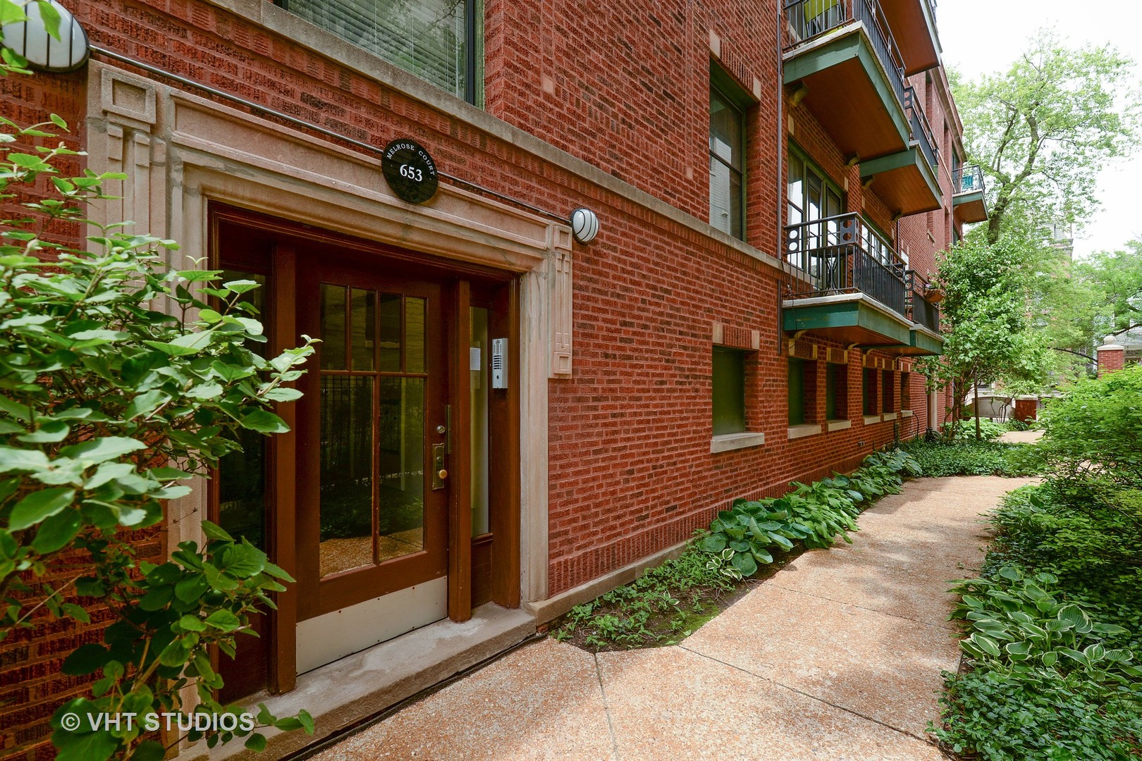 653 West Melrose Street, Unit 2N Chicago, IL 60657 - Photo 8 of 9