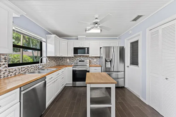 $299,000 | 9890 Papaya Tree Trail, Unit A, Boynton Beach, FL 33436