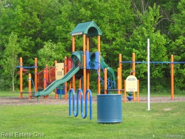 4145 Hampton Ridge Boulevard, Unit 32 Howell, MI 48843 - Photo 24 of 28 Playground.jpg