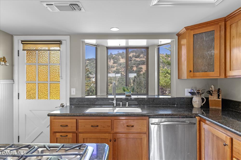 20476 Old Town Road Tehachapi, CA 93561 - Photo 17 of 47 R15