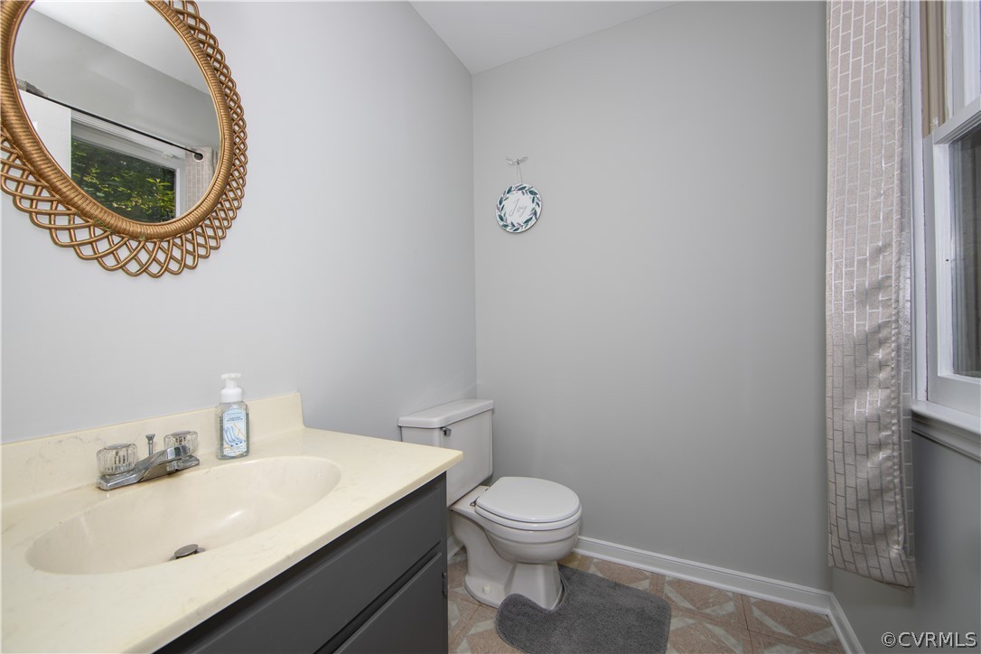 14608 Mill Spring Circle Midlothian, VA 23112 - Photo 11 of 23 Powder room