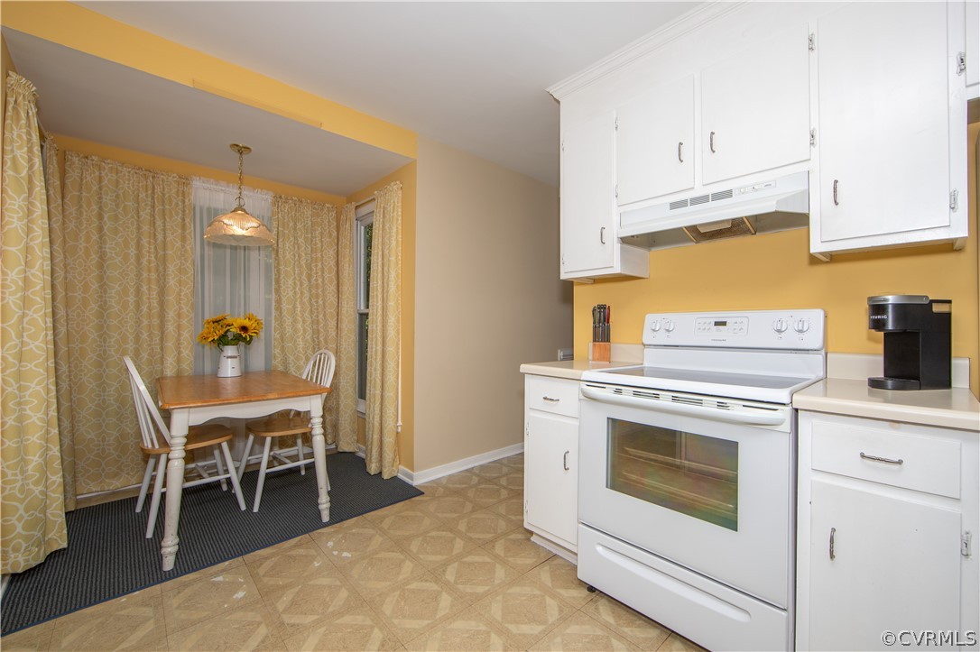14608 Mill Spring Circle Midlothian, VA 23112 - Photo 9 of 23 Breakfast nook is a real sunny spot!