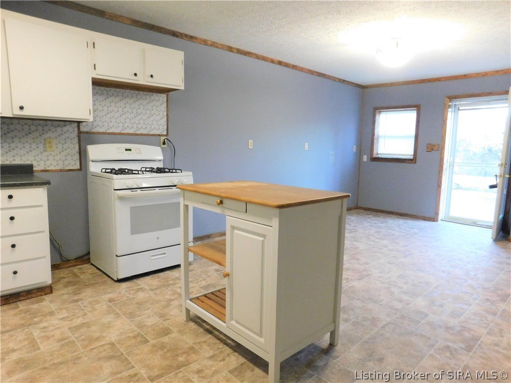 755 West Craig Road Scottsburg, IN 47170 - Photo 3 of 14 Gallery Image 3