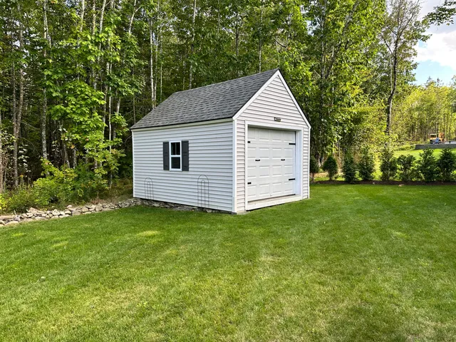 $568,500 | 202 Orchard Drive, Hermon, ME 04401