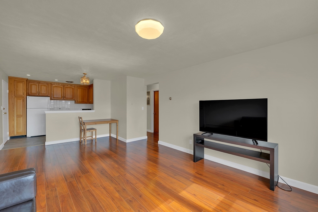 20 Whitman Road, Unit 14 Waltham, MA 02453 - Photo 5 of 20 Gallery Image 5