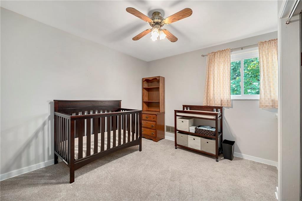 15 Robin Road McKees Rocks, PA 15136 - Photo 15 of 25 Yet another bedroom!!!