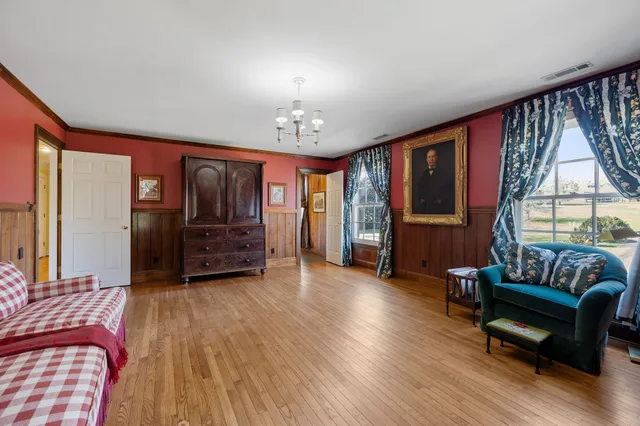 $884,000 | 1099 East Gaines Street, Lawrenceburg, TN 38464