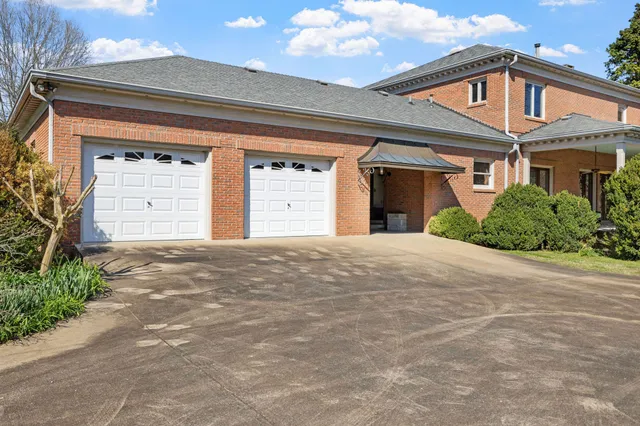 $884,000 | 1099 East Gaines Street, Lawrenceburg, TN 38464