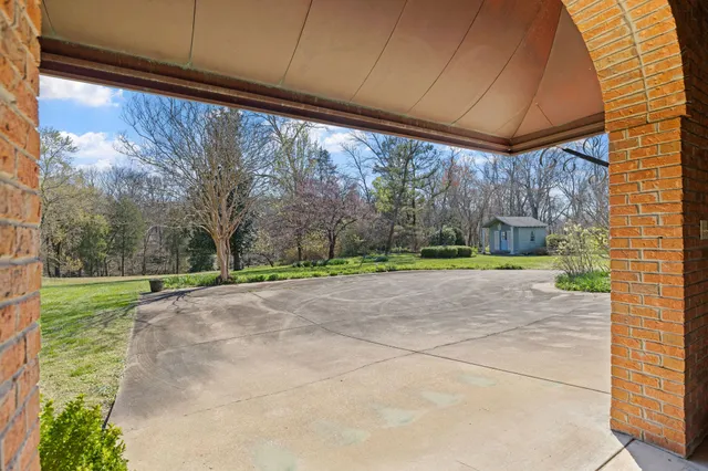 $884,000 | 1099 East Gaines Street, Lawrenceburg, TN 38464