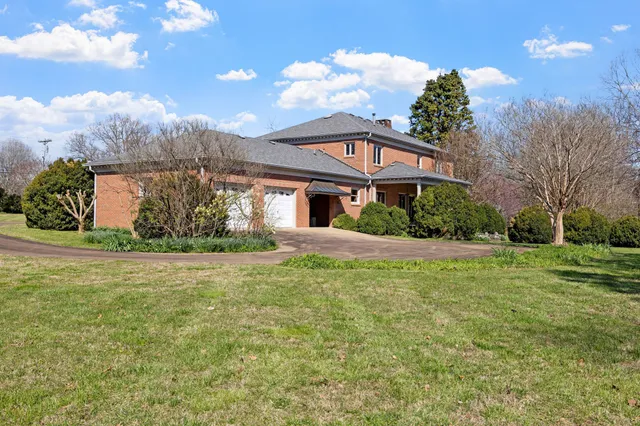 $884,000 | 1099 East Gaines Street, Lawrenceburg, TN 38464