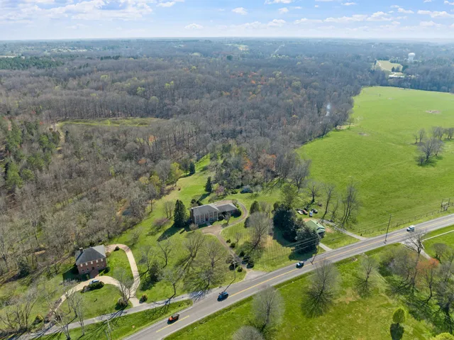 $884,000 | 1099 East Gaines Street, Lawrenceburg, TN 38464