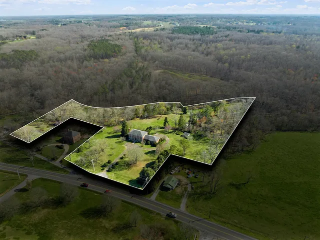 $884,000 | 1099 East Gaines Street, Lawrenceburg, TN 38464