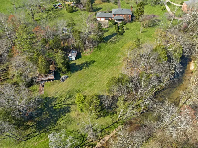 $884,000 | 1099 East Gaines Street, Lawrenceburg, TN 38464