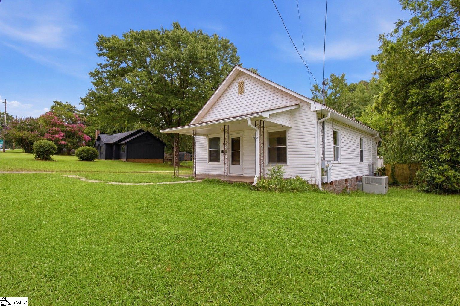 403 Faulkner Street Clover, SC 29710 - Photo 4 of 35