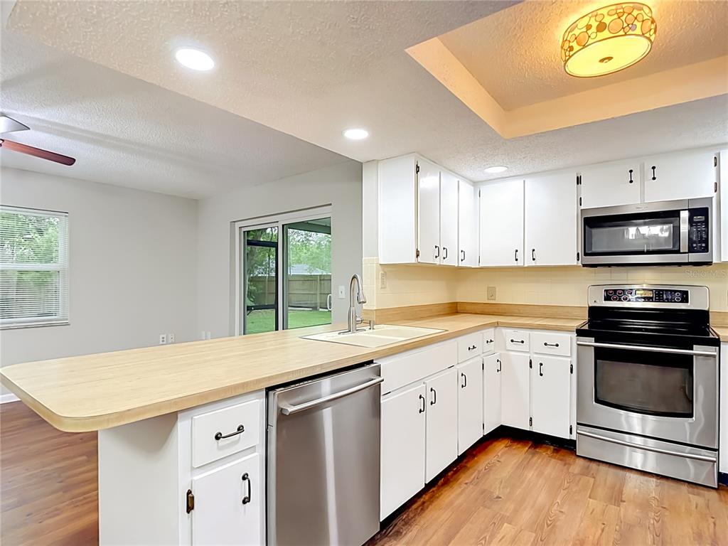 9020 Dorsey Street Spring Hill, FL 34608 - Photo 14 of 46