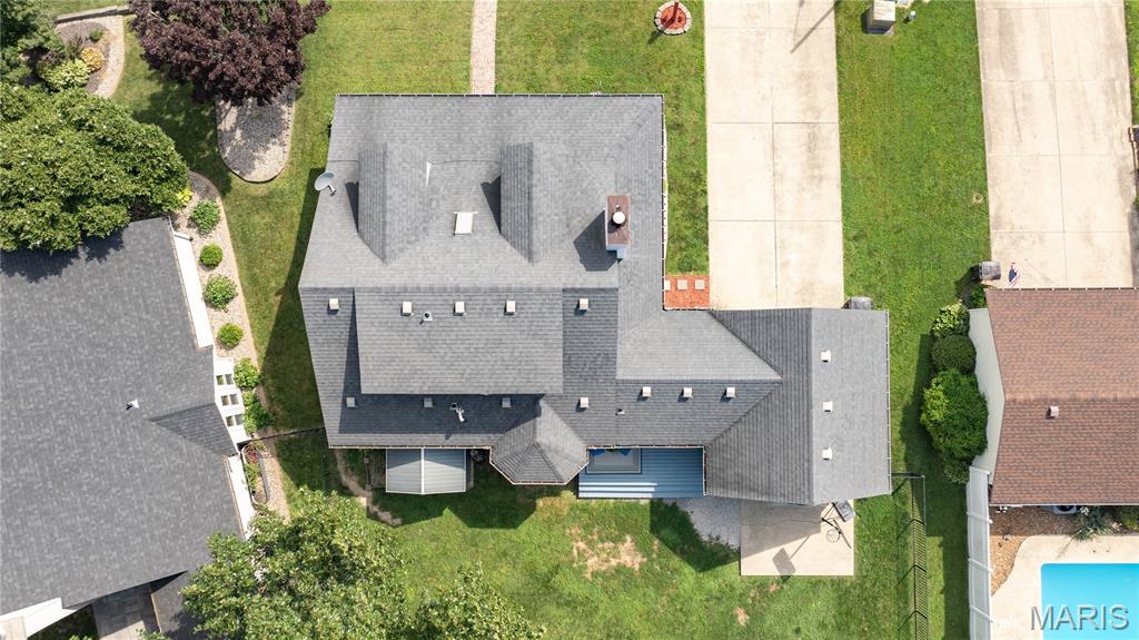 24 Islander Drive Brighton, IL 62012 - Photo 4 of 59