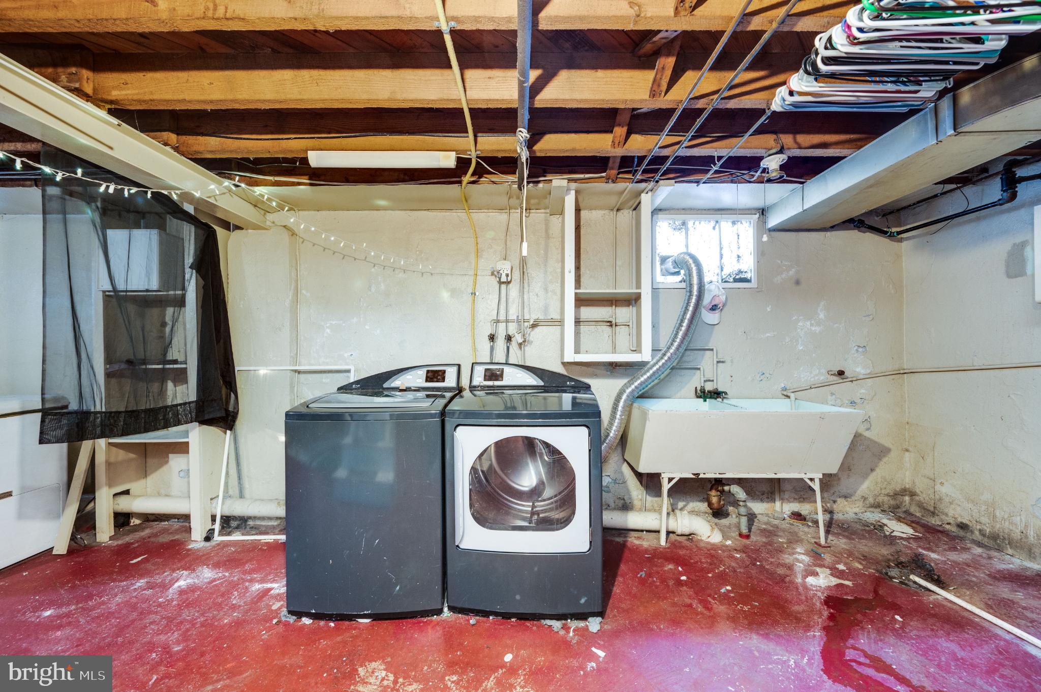 9 West 35th Street Reading, PA 19606 - Photo 51 of 52 a utility room with dryer and washer