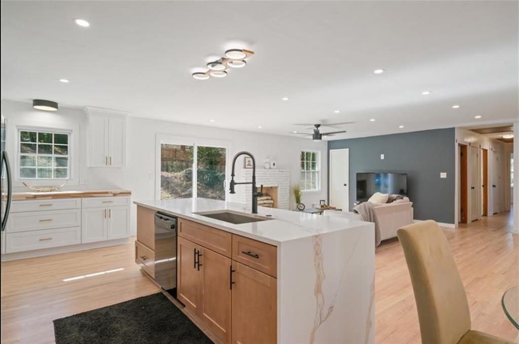 3390 Cedar Island Drive Southwest Atlanta, GA 30311 - Photo 2 of 13