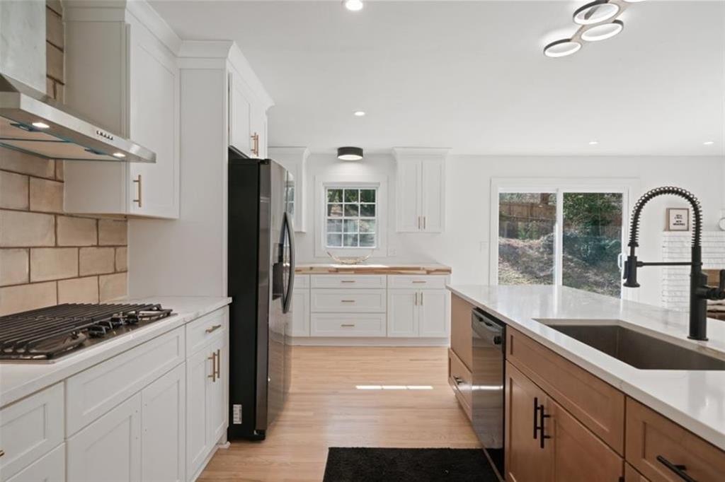 3390 Cedar Island Drive Southwest Atlanta, GA 30311 - Photo 3 of 13