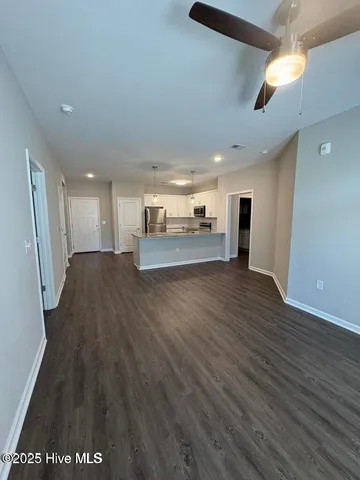 $1,250 | 5614 Lucas Court, Unit 203, Leland, NC 28451