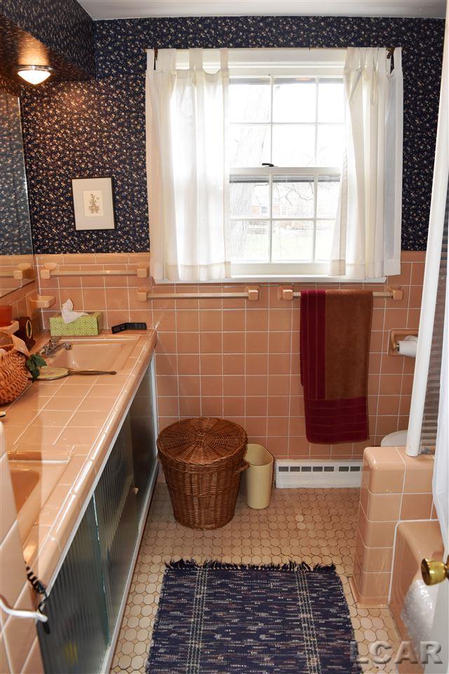 1365 Trenton Road Adrian, MI 49221 - Photo 29 of 41 Full Bathroom