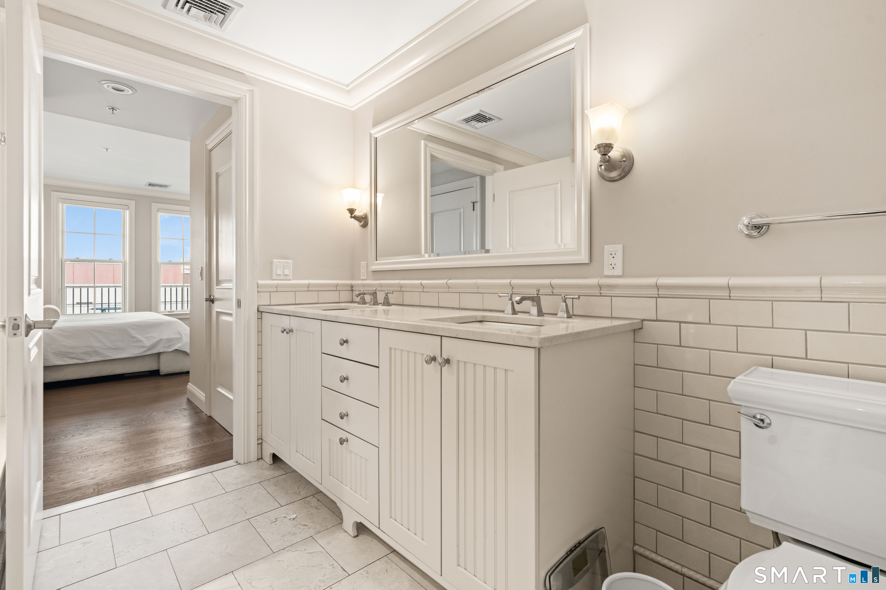 85 Memorial Road, Unit 411 West Hartford, CT 06107 - Photo 17 of 25