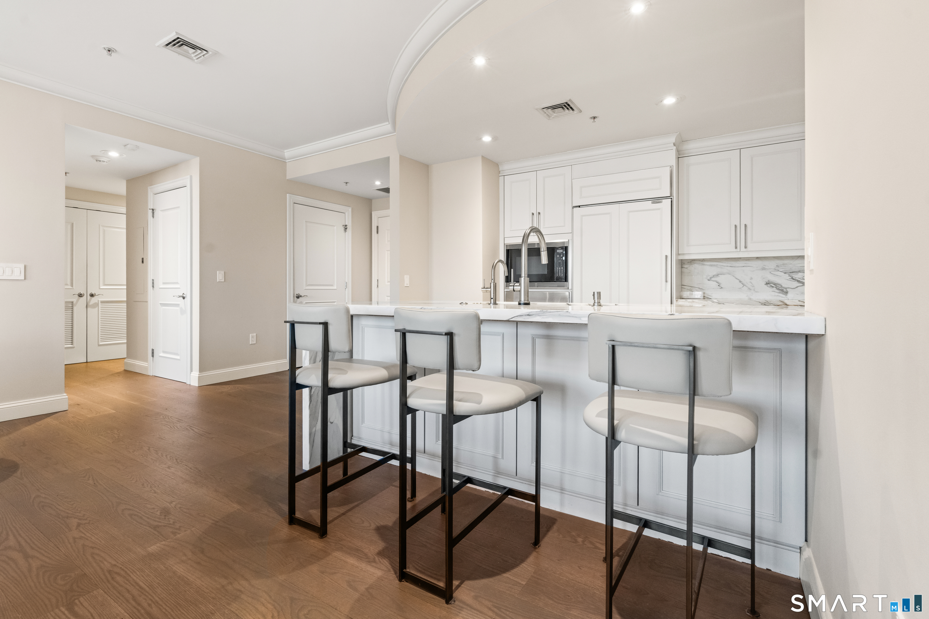 85 Memorial Road, Unit 411 West Hartford, CT 06107 - Photo 9 of 25