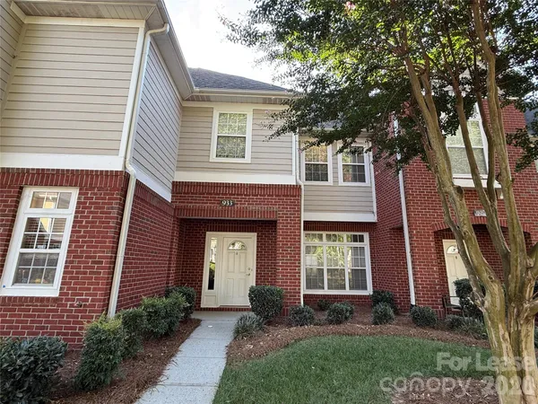 $2,100 | 933 Central Park Circle, Davidson, NC 28036