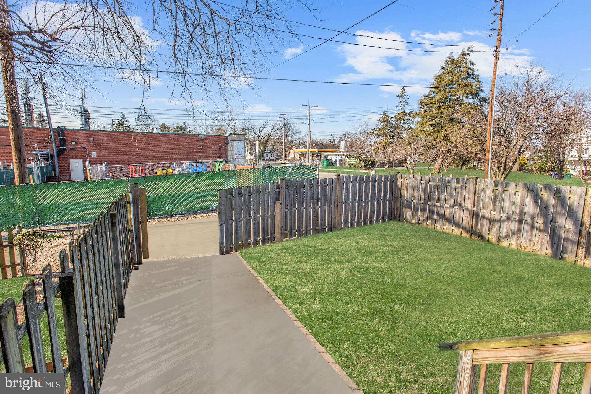 100 Westowne Road Baltimore, MD 21229 - Photo 24 of 32 Rear Yard