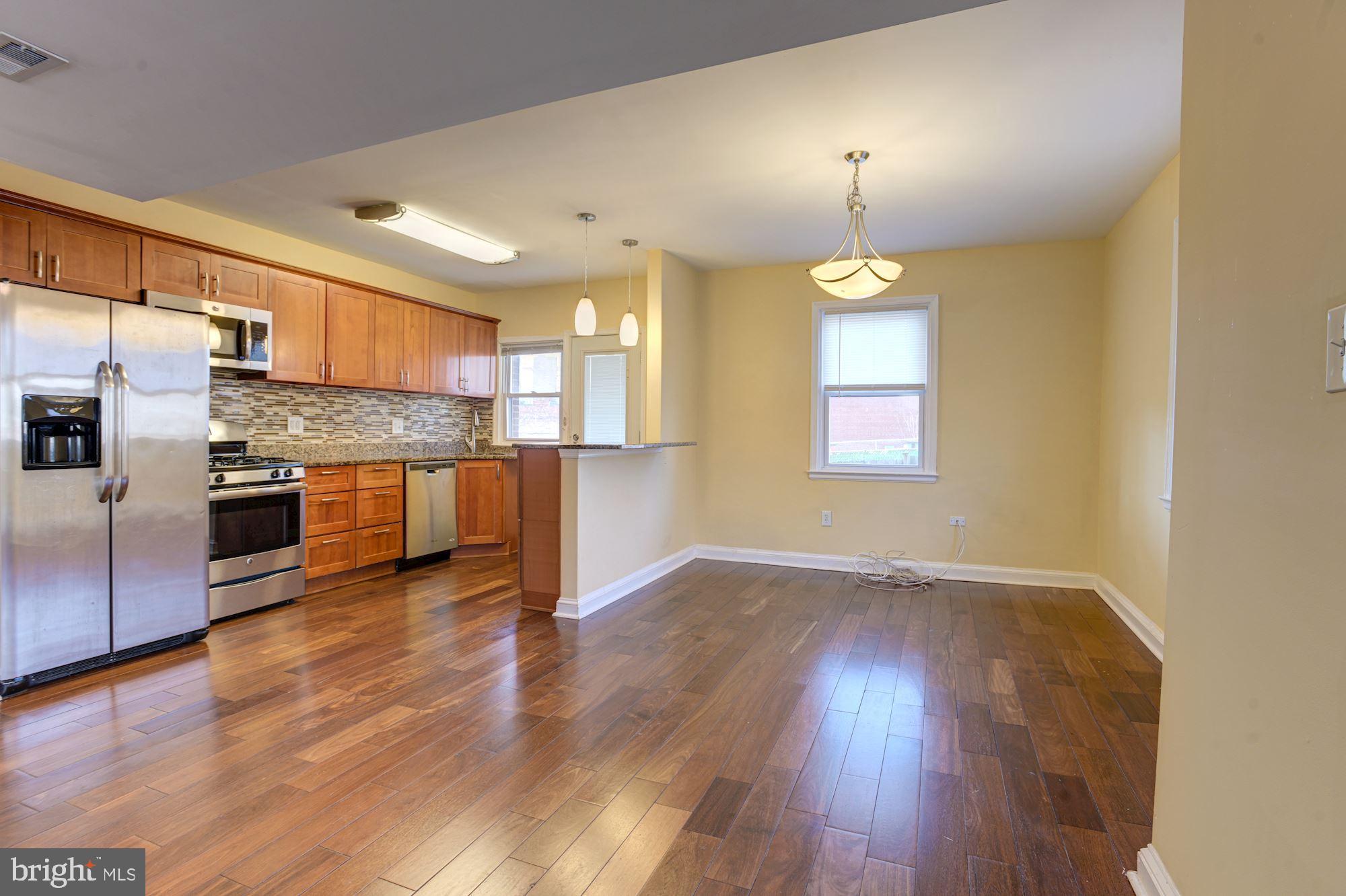 100 Westowne Road Baltimore, MD 21229 - Photo 6 of 32 Dining Room/Kitchen