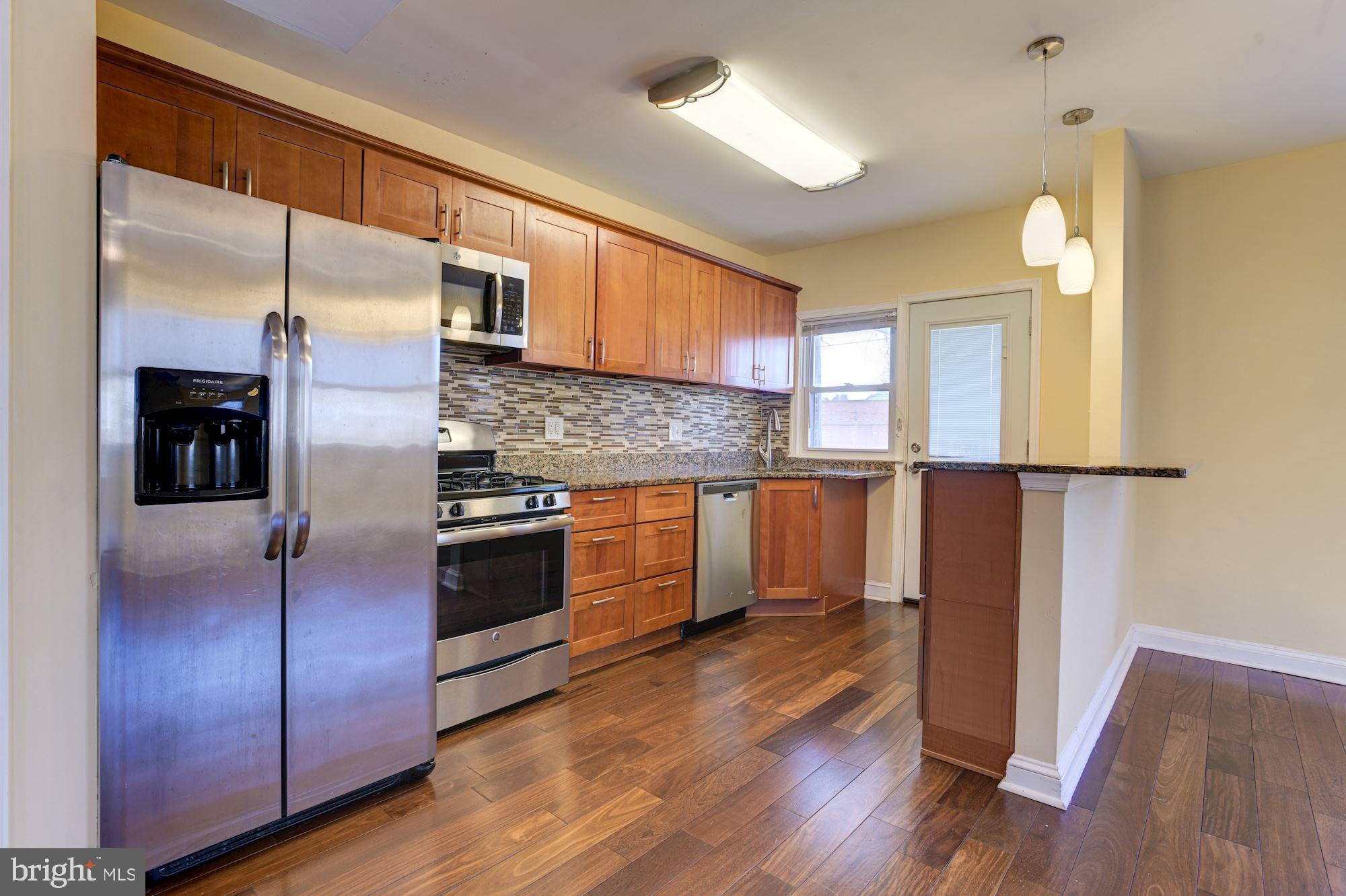 100 Westowne Road Baltimore, MD 21229 - Photo 7 of 32 Kitchen