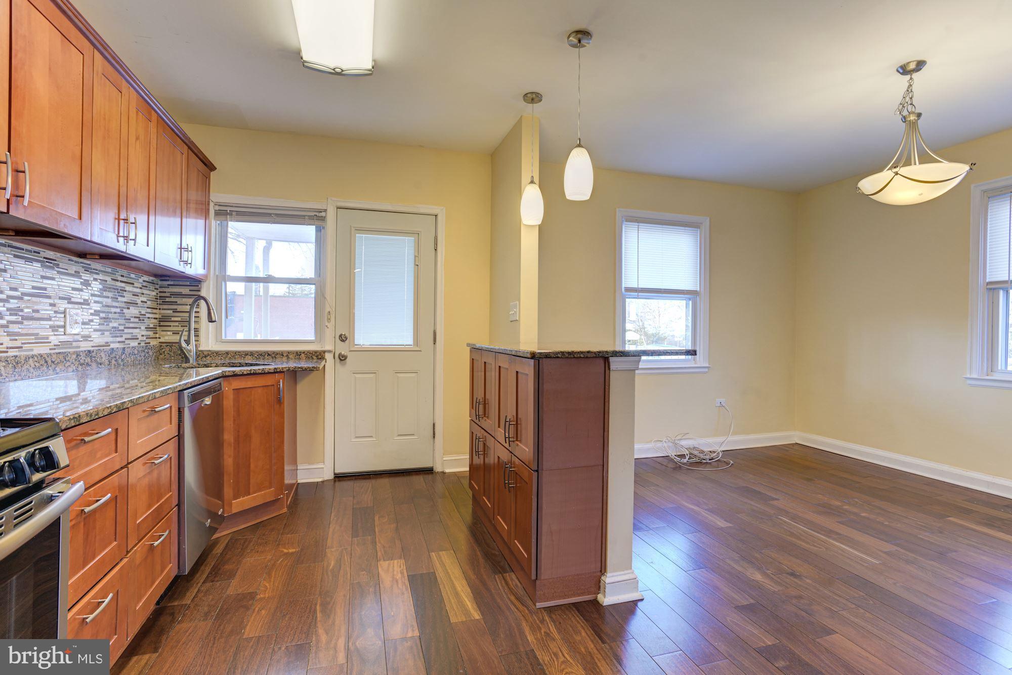100 Westowne Road Baltimore, MD 21229 - Photo 9 of 32 Kitchen