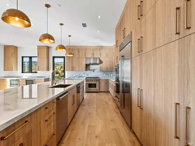 $3,778,940 | 421 Bear Creek Circle, Napa, CA 94558