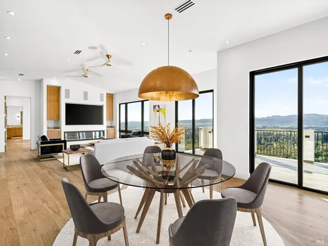 $3,778,940 | 421 Bear Creek Circle, Napa, CA 94558