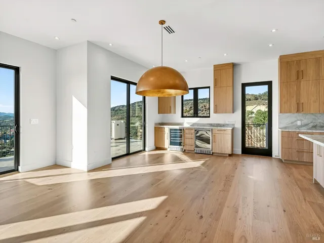 $3,778,940 | 421 Bear Creek Circle, Napa, CA 94558