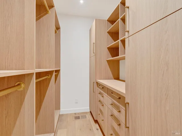 $3,778,940 | 421 Bear Creek Circle, Napa, CA 94558