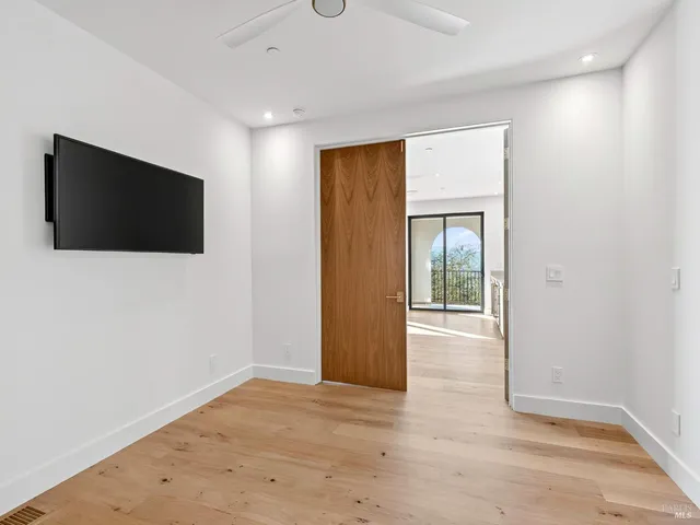 $3,778,940 | 421 Bear Creek Circle, Napa, CA 94558