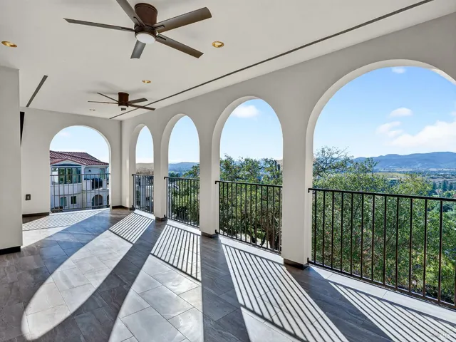 $3,778,940 | 421 Bear Creek Circle, Napa, CA 94558