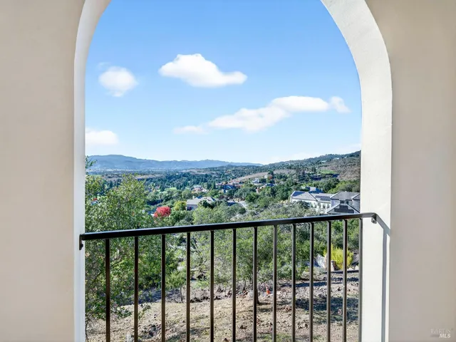 $3,778,940 | 421 Bear Creek Circle, Napa, CA 94558