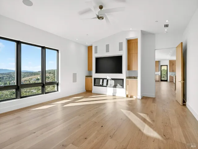 $3,778,940 | 421 Bear Creek Circle, Napa, CA 94558