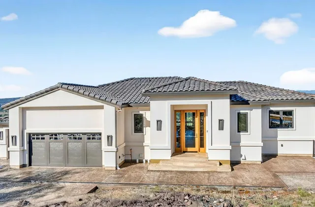 $3,778,940 | 421 Bear Creek Circle, Napa, CA 94558