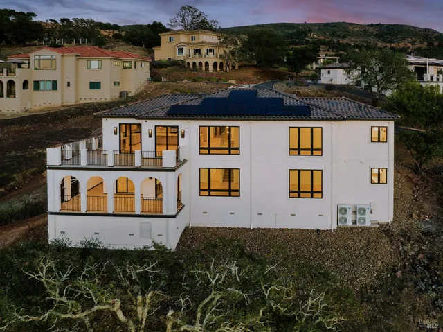 $3,778,940 | 421 Bear Creek Circle, Napa, CA 94558