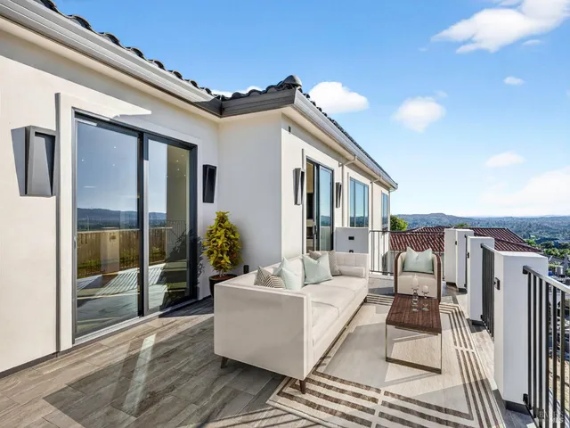 $3,778,940 | 421 Bear Creek Circle, Napa, CA 94558