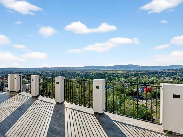 $3,778,940 | 421 Bear Creek Circle, Napa, CA 94558