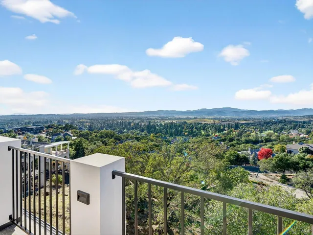 $3,778,940 | 421 Bear Creek Circle, Napa, CA 94558