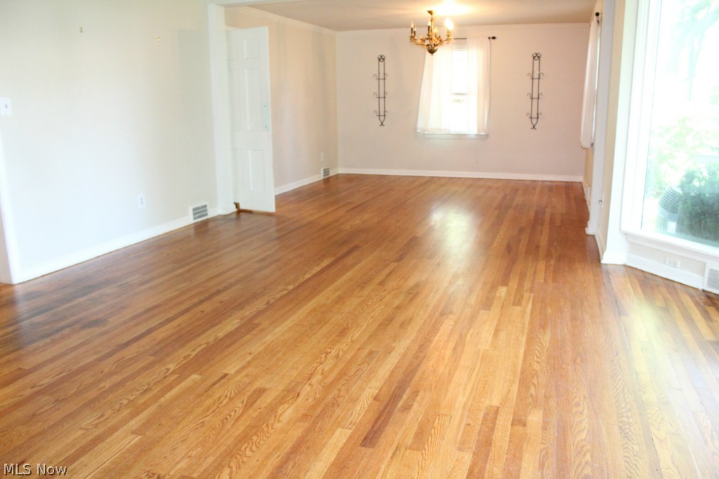 3359 Hollister Road Cleveland, OH 44118 - Photo 4 of 15