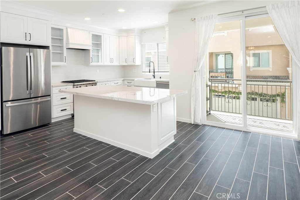 609 Shadowbrook Lake Forest, CA 92610 - Photo 1 of 42