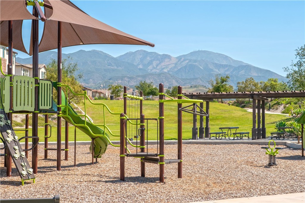 609 Shadowbrook Lake Forest, CA 92610 - Photo 32 of 42