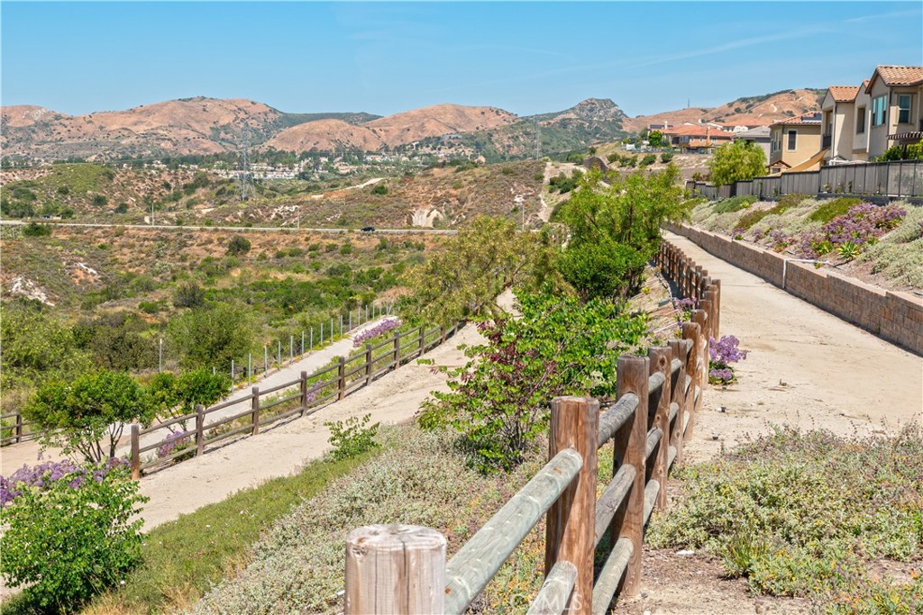 609 Shadowbrook Lake Forest, CA 92610 - Photo 34 of 42